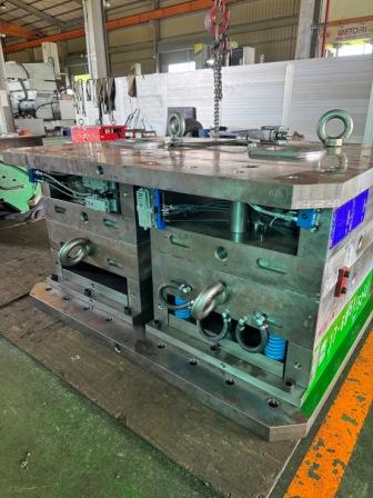 專業製造汽車燈具